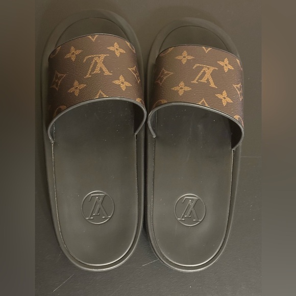 Louis Vuitton Sunbath Flat Mule Sandals EU 38 US 8 Brown LV Monogram Pool Slide - Picture 5 of 6
